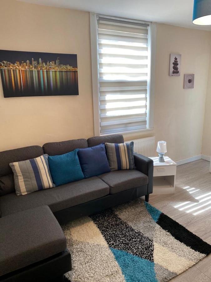 Excellent And Amazing Apartment With Private Parking Gillingham  Exterior foto