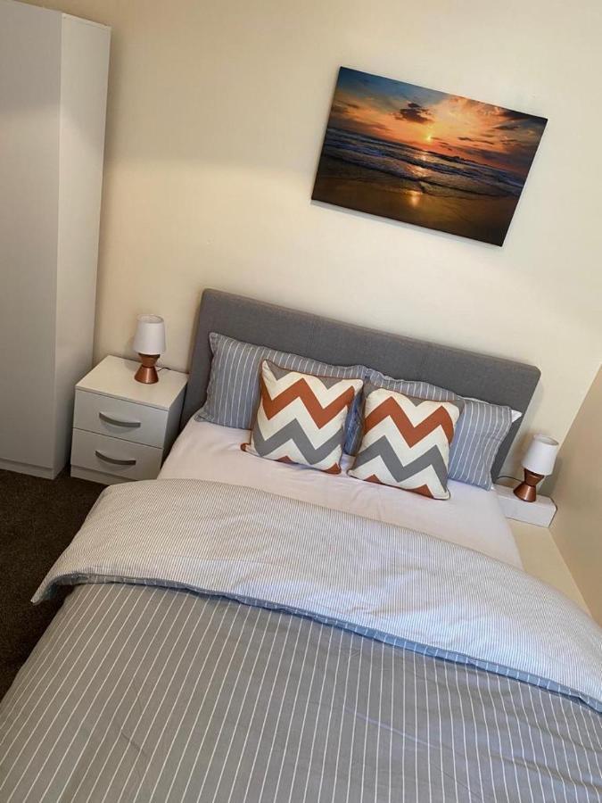Excellent And Amazing Apartment With Private Parking Gillingham  Exterior foto